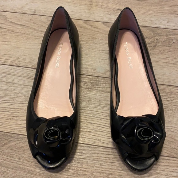Taryn Rose Shoes - Taryn Rose black leather flats